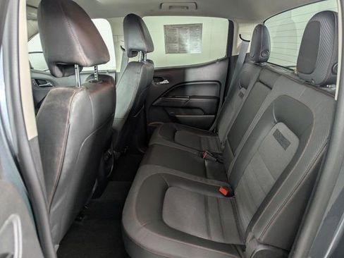 Used 2015 GMC Canyon SLE w/ All-Terrain Package image 16