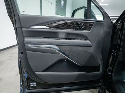 Used 2025 Cadillac Escalade IQ Luxury 1 AWD/4WD image 43