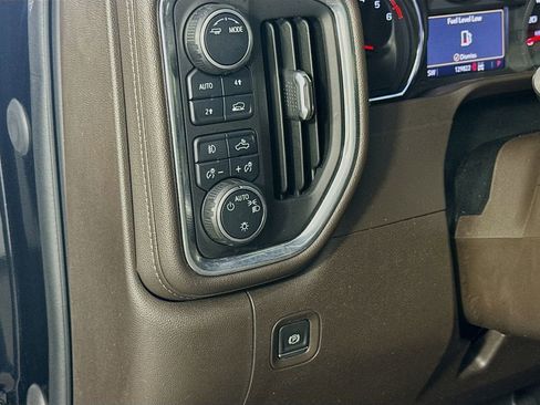 Used 2021 Chevrolet Silverado 1500 RST image 10