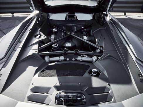 Used 2018 Lamborghini Aventador S AWD/4WD image 27