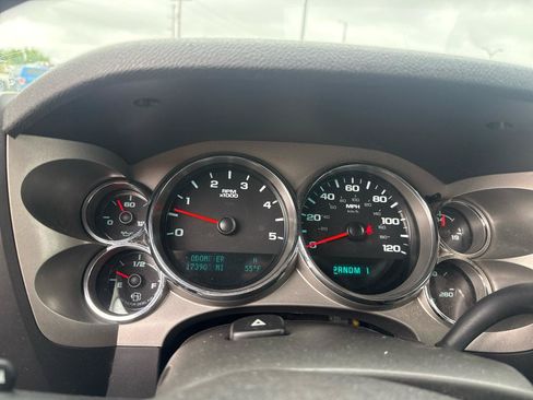 Used 2011 Chevrolet Silverado 2500 LT w/ Interior Plus Package AWD/4WD image 10