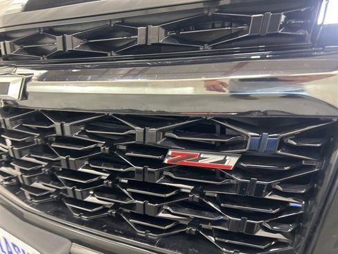 Used 2024 Chevrolet Traverse Z71 image 9