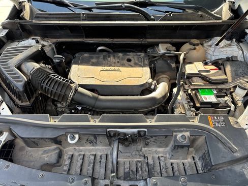 Used 2023 GMC Acadia SLT image 23