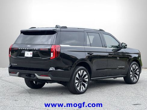 Certified 2025 Ford Expedition Platinum w/ Driver's Package AWD/4WD image 3