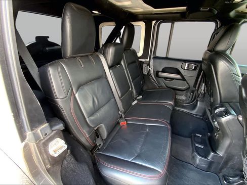 Used 2018 Jeep Wrangler Unlimited Rubicon w/ Dual Top Group AWD/4WD image 20