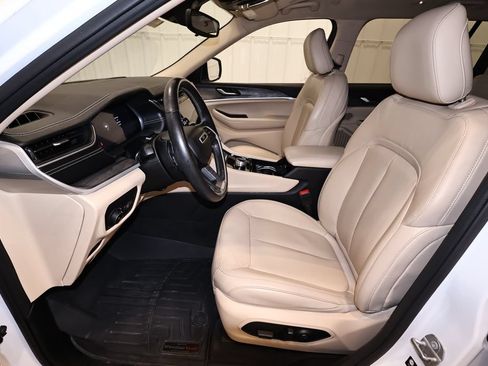 Used 2021 Jeep Grand Cherokee L Limited AWD/4WD image 14