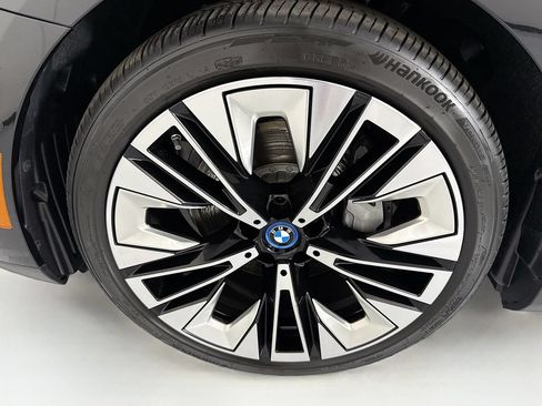 Used 2025 BMW i5 eDrive40i w/ Premium Package RWD image 30