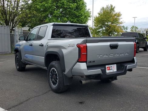 Used 2024 Toyota Tacoma TRD Off-Road AWD/4WD image 3
