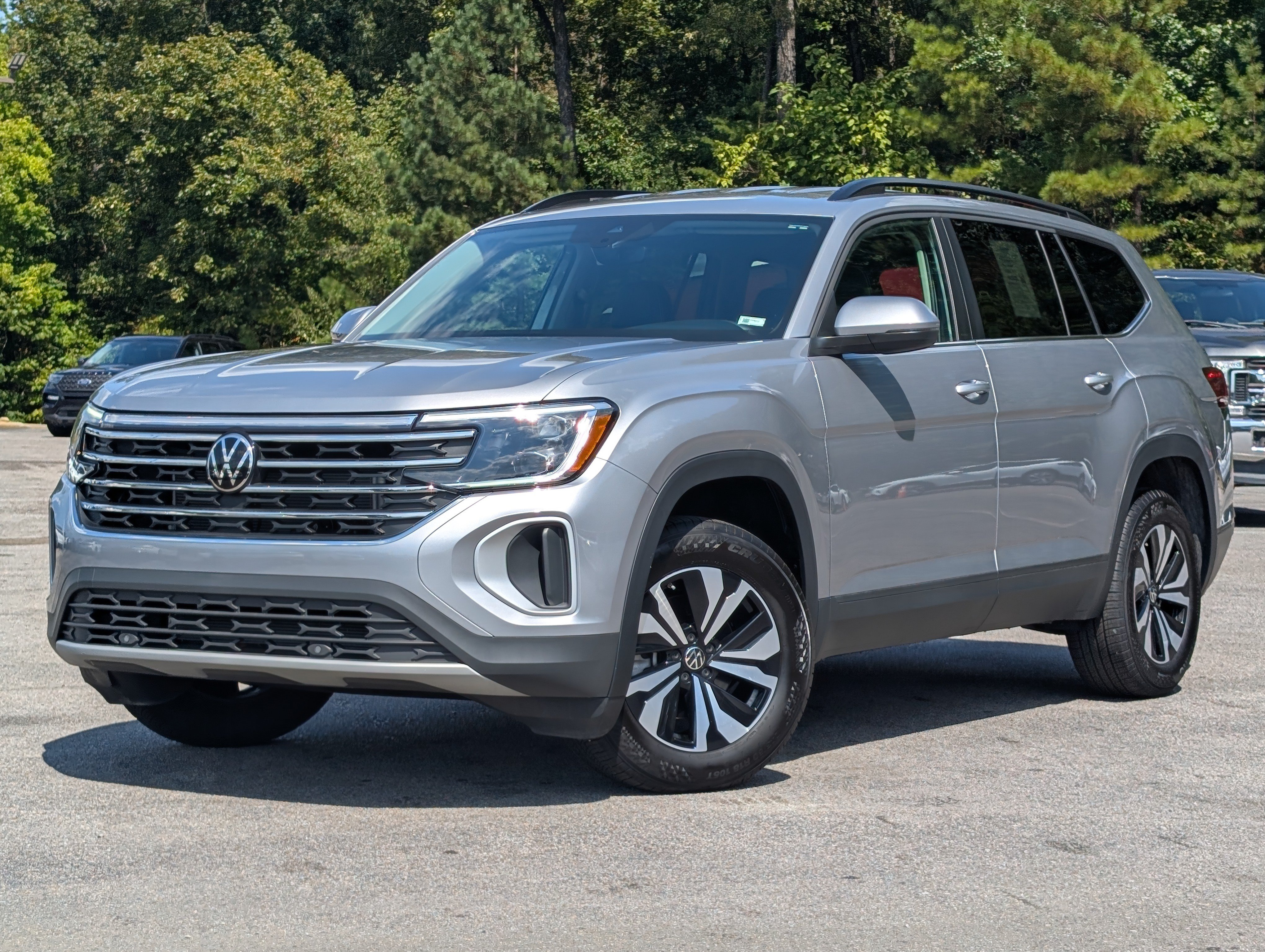 Used 2025 Volkswagen Atlas SE FWD image 6