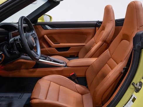 Used 2025 Porsche 911 Carrera image 45