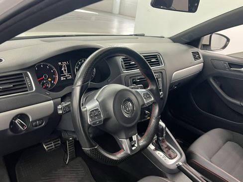 Used 2012 Volkswagen Jetta GLI image 7