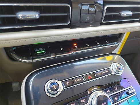 Certified 2022 Lincoln Nautilus FWD w/ Premium Package image 29