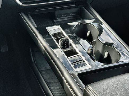 Used 2024 Volkswagen Atlas SE image 23