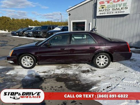 Used 2009 Cadillac DTS image 4