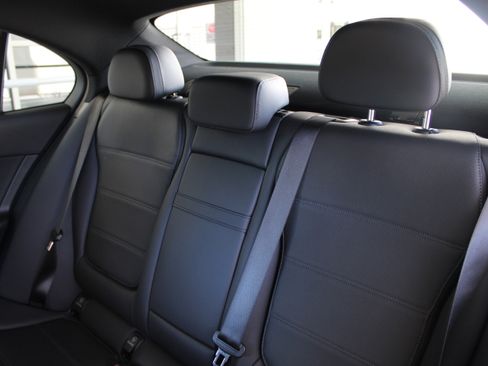 Used 2025 Mercedes-Benz C 300 Sedan image 17