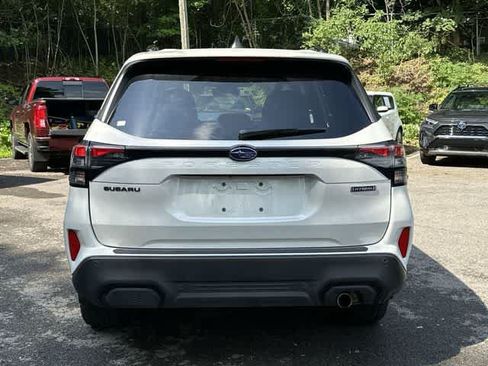 Certified 2025 Subaru Forester Touring AWD/4WD image 4