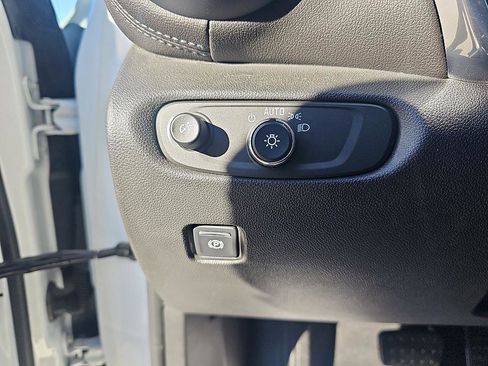 Used 2019 Chevrolet Blazer LT image 13