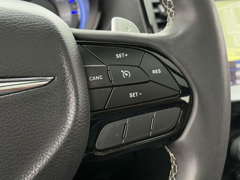 Used 2023 Chrysler 300 S image 17