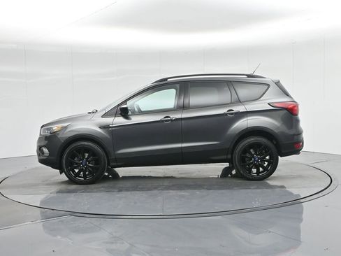 Used 2019 Ford Escape SE image 30