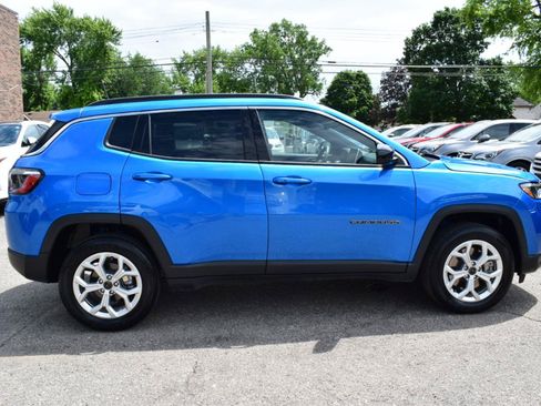 Used 2025 Jeep Compass Latitude AWD/4WD image 7