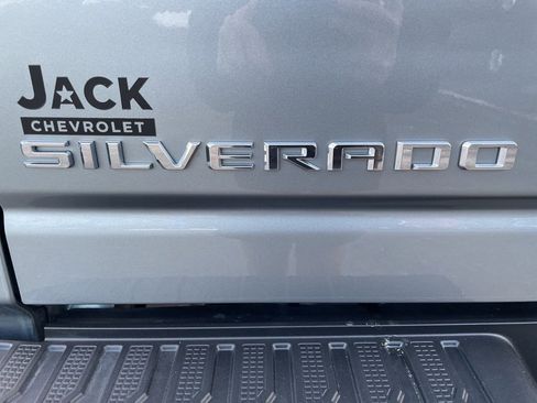 Used 2024 Chevrolet Silverado 2500 Custom w/ Custom Convenience Package image 7