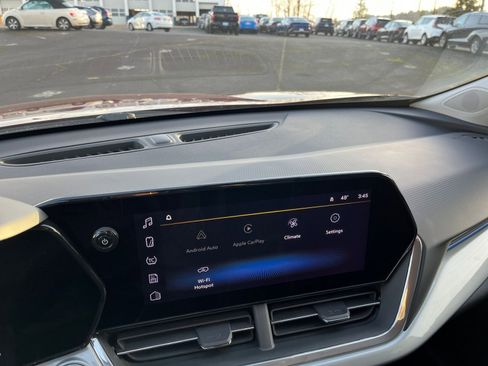 Used 2025 Chevrolet Trax LT image 18