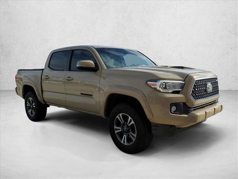 Used 2019 Toyota Tacoma TRD Sport RWD image 3