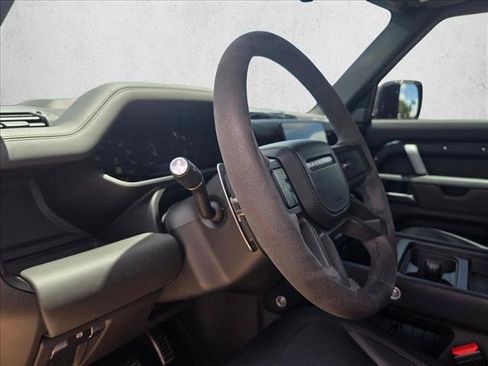 Used 2024 Land Rover Defender 110 V8 AWD/4WD image 9