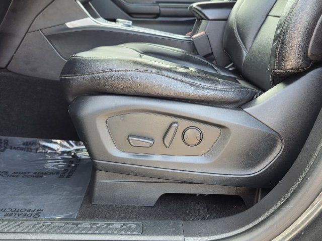Used 2020 Ford Explorer XLT w/ Equipment Group 202A RWD image 14