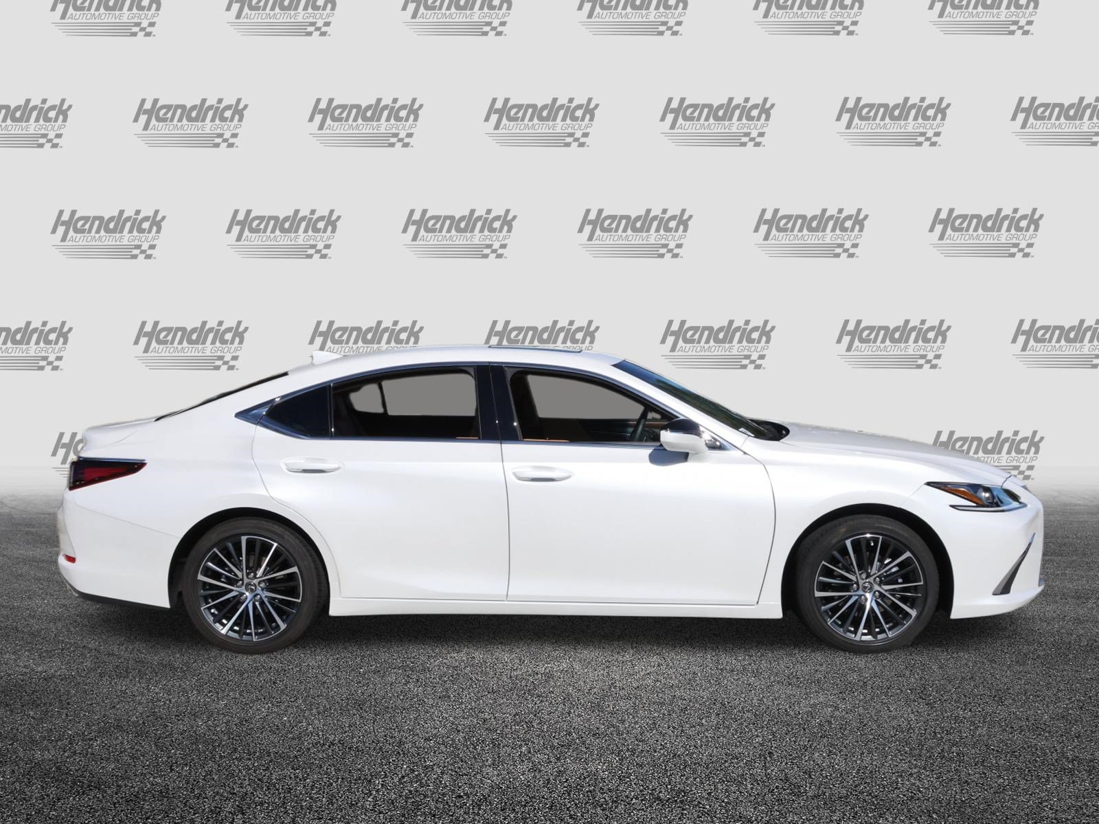 Used 2024 Lexus ES 350 w/ Premium Package FWD image 10