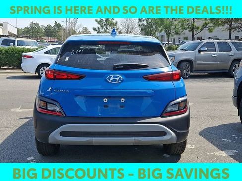 Certified 2022 Hyundai Kona SE w/ Cargo Package image 5