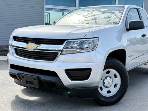 Used 2017 Chevrolet Colorado W/T w/ WT Convenience Package RWD image 2