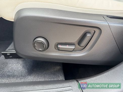Used 2023 Volvo XC40 B4 Plus w/ Protection Package Premier FWD image 15