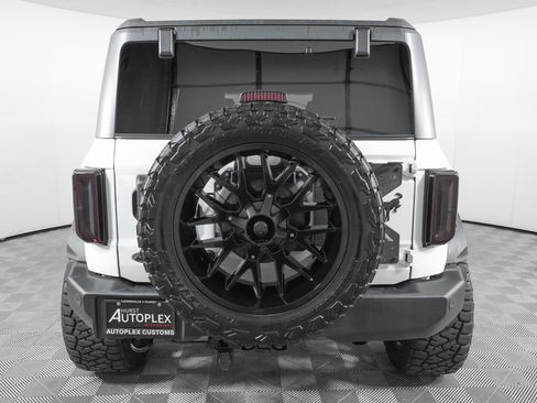 Used 2023 Ford Bronco Wildtrak image 6