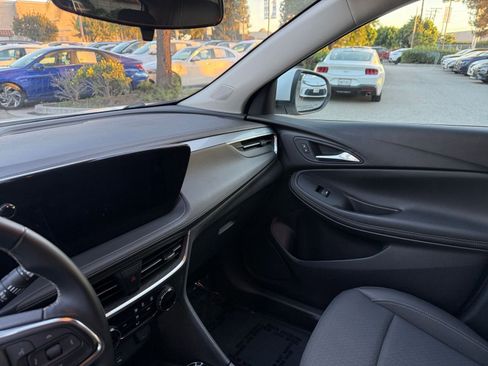 Used 2025 Buick Encore GX Preferred image 31