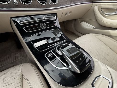 Used 2017 Mercedes-Benz E 300 image 21