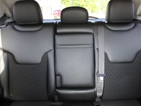 Used 2018 Jeep Compass Latitude FWD image 24