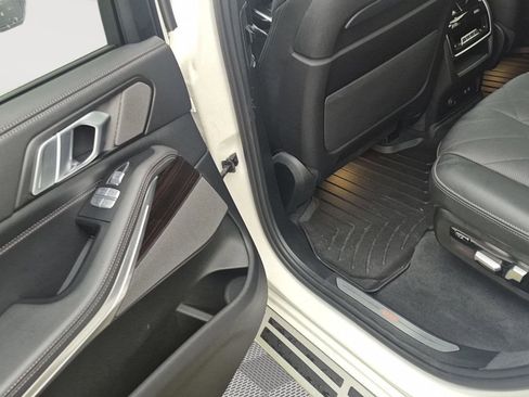 Used 2024 BMW X7 xDrive40i image 49