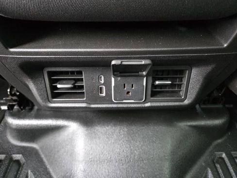 Used 2022 Chevrolet Silverado 1500 LT image 46