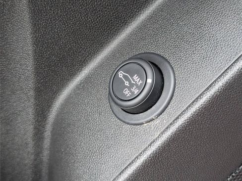 Used 2023 Chevrolet Equinox RS w/ RS Leather Package AWD/4WD image 22