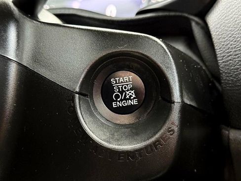 Used 2021 Jeep Renegade Latitude image 26