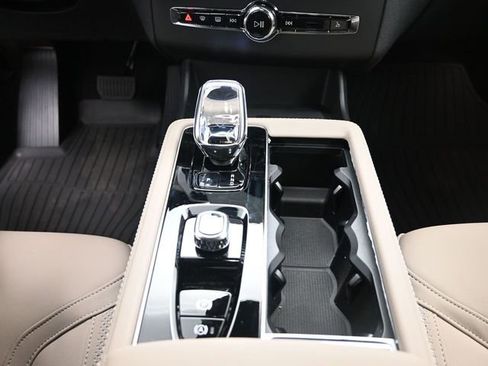 Used 2026 Volvo XC90 B6 Plus w/ Protection Package Premier image 13