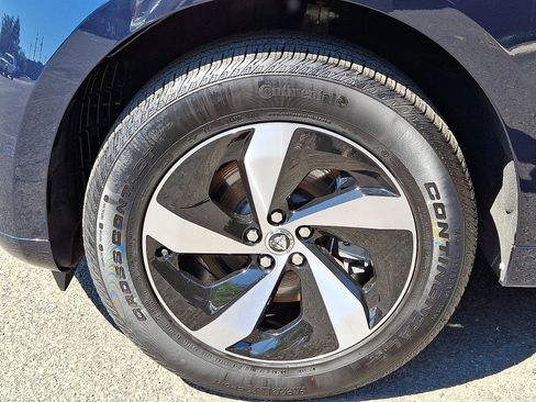 Used 2025 Jaguar F-PACE R-Dynamic S image 9