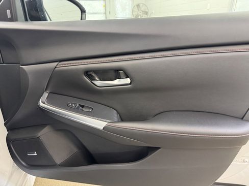 Used 2024 Nissan Sentra SR w/ SR Premium Package image 26