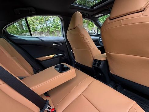 New 2026 Lexus UX 300h AWD image 18