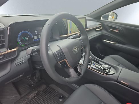 Used 2026 Toyota Crown AWD/4WD image 17