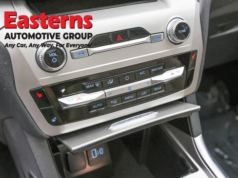 Used 2021 Ford Explorer XLT w/ Equipment Group 202A AWD/4WD image 20