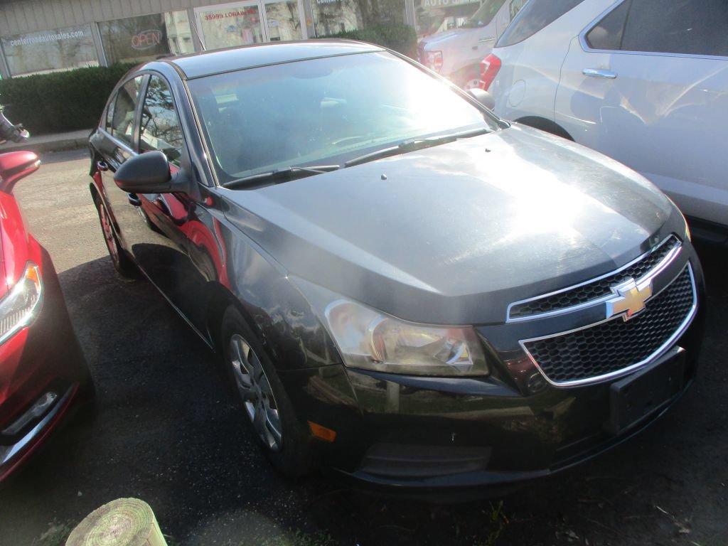 Used 2012 Chevrolet Cruze LS w/ Connectivity Package FWD image 2