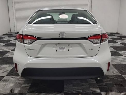 Used 2025 Toyota Corolla LE FWD image 5