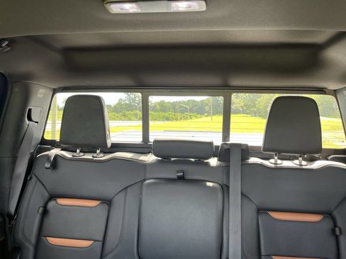 Used 2023 GMC Sierra 1500 AT4 w/ AT4 Preferred Package AWD/4WD image 13